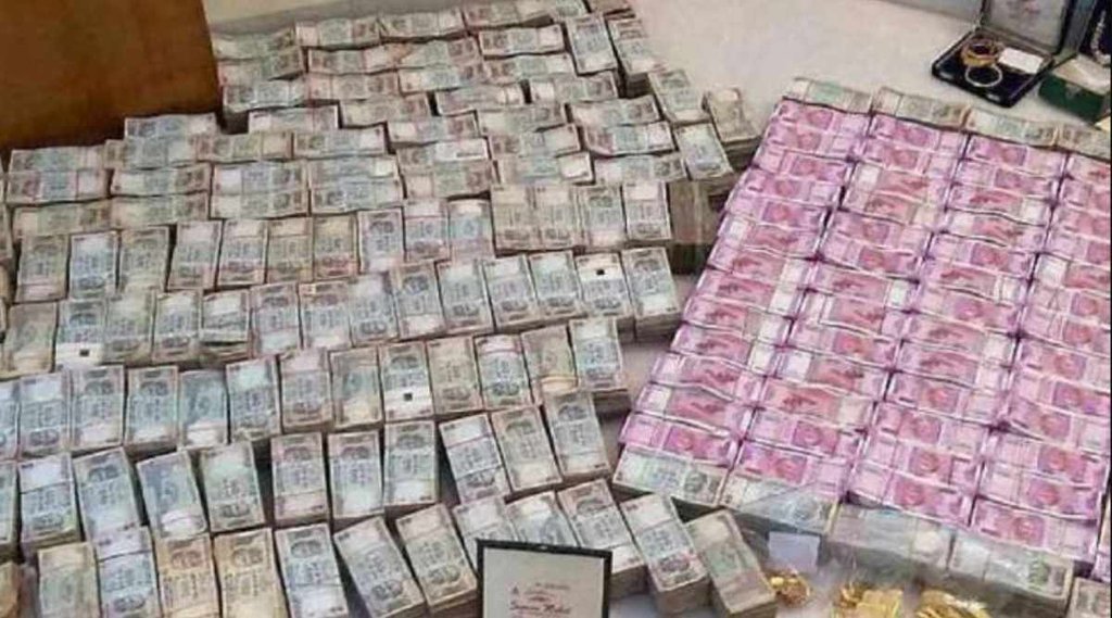 Noida IT Raid, Income tax raid on EX IPS House, Income Tax Raid, noida, upelection2022