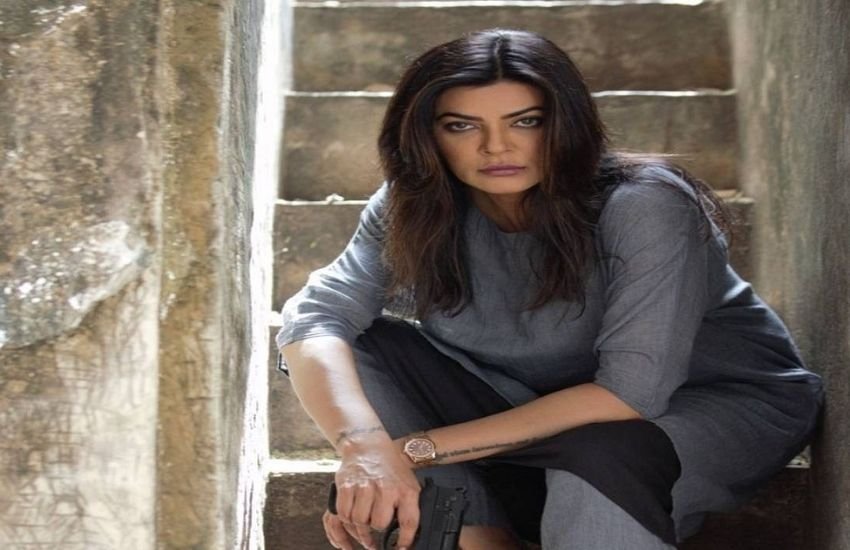 आर्या एक क्राइम थ्रिलर ड्रामा सीरीज है, जिसमें सुष्मिता सेन एक ऐसी मां का किरदार निभाया है जो अपने परिवार को खतरों से बचाती नजर आती हैं। अतीत के अनसुलझे विवादों और माफिया मामलों की वजह से अपने पति को खोने के बाद वह अपने परिवार की रक्षा के लिए हर मुश्किल का सामना करती हैं।