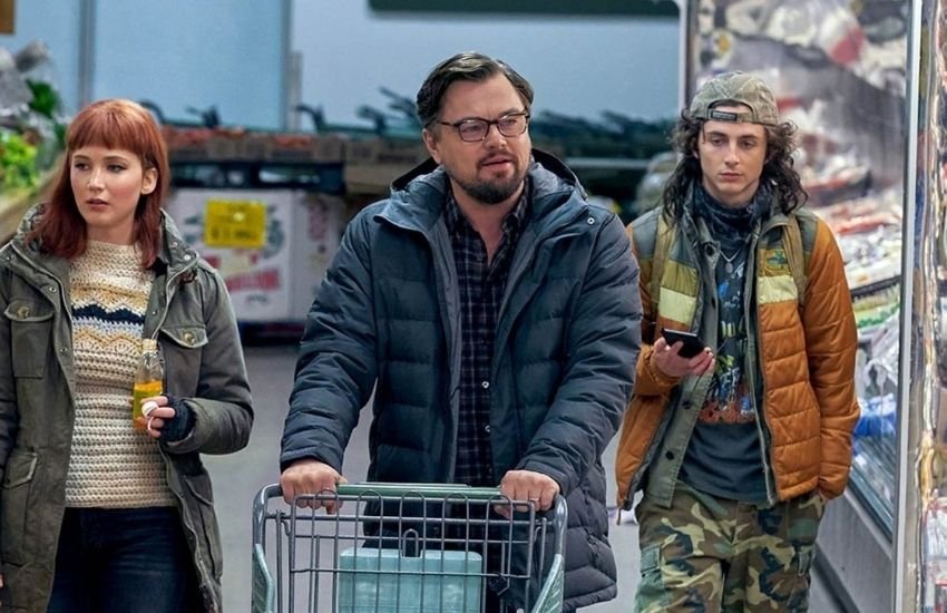 साल 2021 में आई अमेरिकी फिल्म डोंट लुक अप को एडम मैके ने लिखा और निर्देशित किया है। इसके अलावा एडम मैके ही इस फिल्म के निर्माता भी हैं। फिल्म में दो खगोलविदों की कहानी दिखाई गई है, जो इंसानों को उनके पास आने वाले एक धूमकेतु के बारे में चेतावनी देते हैं। इस फिल्म को ऑस्कर 2022 में 4 कैटिगरी के लिए नॉमिनेट किया गया है। इन श्रेणियों में बेस्ट फिल्म, बेस्ट ओरिजिनल स्क्रीनप्ले, बेस्ट ओरिजिनल स्कोर और बेस्ट फिल्म एडिटिंग शामिल हैं। इसे Netflix पर देखा जा सकता है।