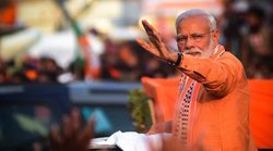 जिस पिता को मंच से धक्का देकर हटाया था, उसी से लगवानी पड़ी है जीत की गुहार – पीएम मोदी ने अखिलेश यादव पर यूं कसा तंज