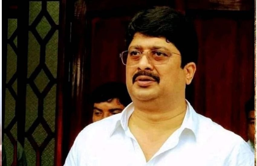 राजा भैया का कहना था कि हर लड़ाई का एक सिद्धांत होता है, कुछ उसूल होते हैं। मायावती की राजनैतिक दुश्मनी उनसे थी, लेकिन उन्होंने लड़ाई का उसूल तोड़ा था।