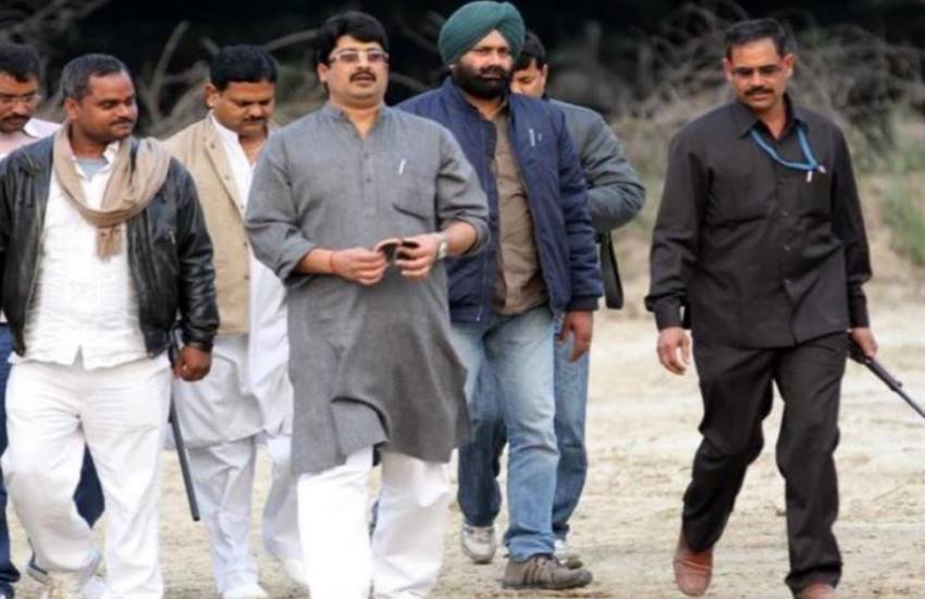 ऐसे मुकदमों पर सफाई देते हुए राजा भैया ने कहा कि किसी पर भी कुछ भी मुकदमा करवा देना आसान काम है। मुझ पर जिस तरह के आरोप लगे वो राजनीति से प्रेरित थे।
