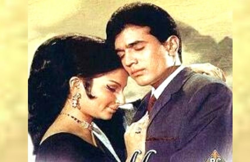 शर्मिला टैगोर और राजेश खन्ना की ऑल टाइम क्लासिक फिल्म अराधना सबसे बेहतरीन मूवी रही है। राजेश खन्ना का इस फिल्म में डबल रोल था। इस फिल्म को आप यू-ट्यूब पर मुफ्त में या फिर अमेजॉन प्राइम वीडियो पर देख सकते हैं।