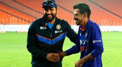 ‘क्या हुआ है तेरे को, भाग क्यों नहीं रहा है ठीक से, चल उधर भाग,’ वेस्टइंडीज के खिलाफ दूसरे वनडे में जब युजवेंद्र चहल पर चिल्लाए रोहित शर्मा; देखें Video