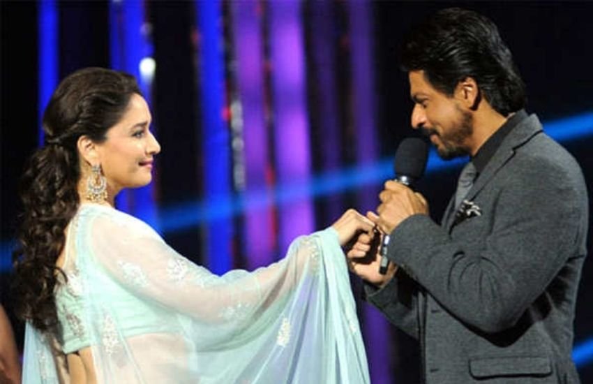 शाहरुख का कहना था कि पहले जब इंडस्ट्री में आए तो उनके साथ माधुरी और जूही की जोड़ी हिट हुई थी।