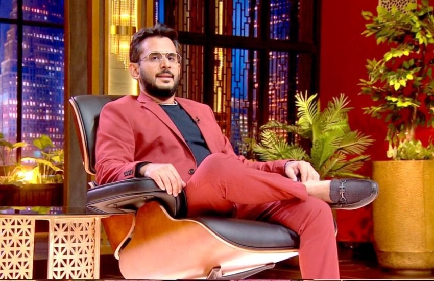 बोटी के को-फाउंडर और चीफ मार्केटिंग ऑफिसर अमन गुप्ता ने बीबीए की डिग्री लेने के बाद सीए का एग्जाम क्लियर किया है। अमन गुप्ता ने फाइनेंस और स्ट्रेटेजी में एमबीए भी किया है।