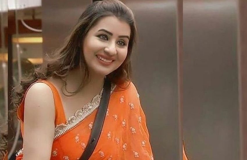  एपिसोड की इस सीरीज में सिर्फ बोल्ड सीन्स पर फोकस किया गया है। यह सीरीज औरतों के सम्मान, वासना और एक महिला के बदले की कहानी है।