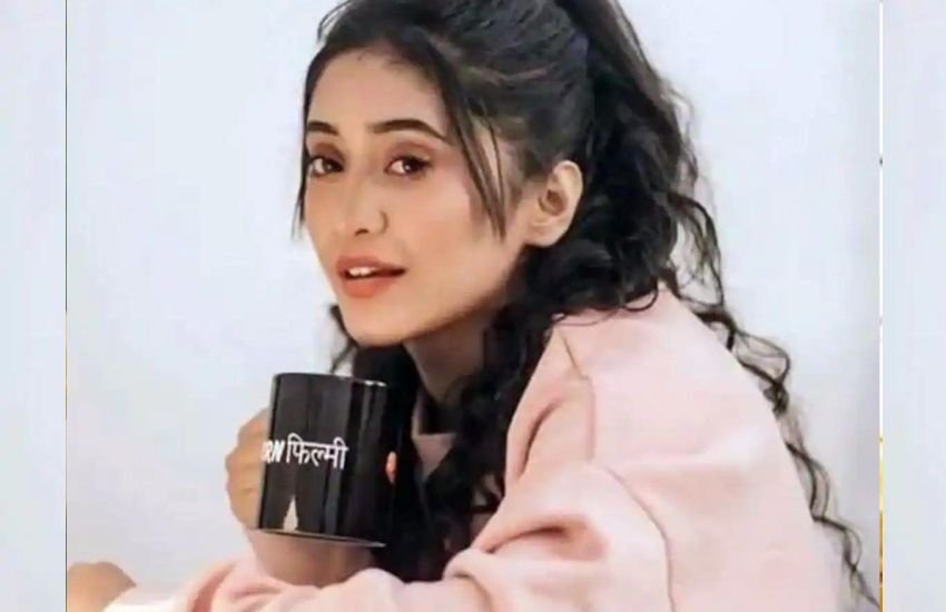 शिवांगी इन दिनों मोहसिन के साथ एक के बाद एक एलबम रिलीज करने में लगी हैं।