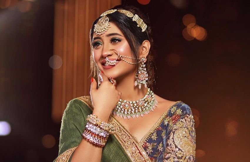 शिवांगी का कहना था कि मोहसिन की ये बात वह सुन ली और हैरानी से देखने लगीं की ये कौन ऐसे कमेंट कर रहा है।