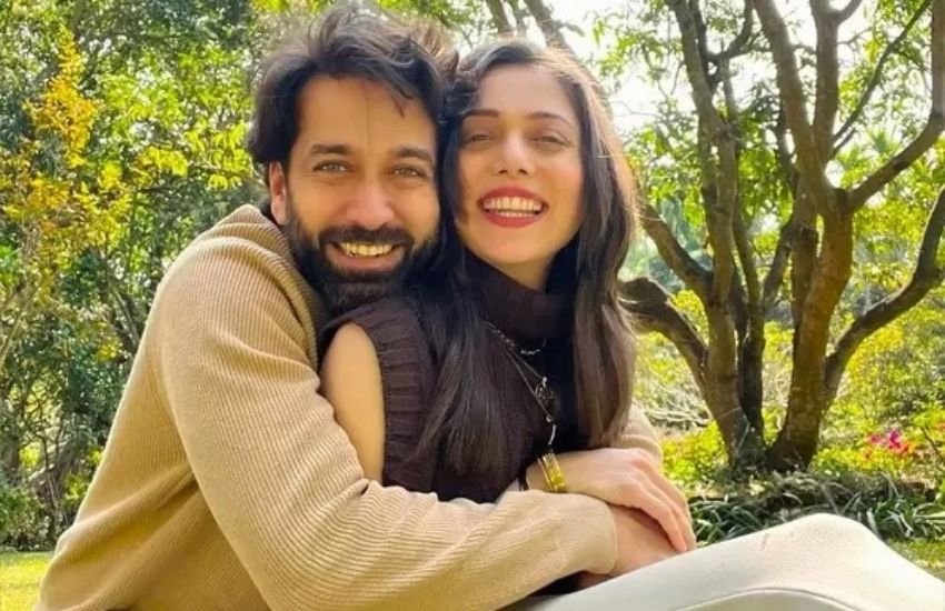 नकुल मेहता अपने नाम से ज्यादा करेक्टर नेम शिवाय सिंह अबोरॉय के नाम से पहचाने जाते हैं। नकुल की पत्नी जानकी पारेख हैं। जानकी एक सिंगर और स्टेज परफॉर्मर हैं, लेकिन वह पर्दे के पीछे रहना ज्यादा पसंद करती हैं। जानकी एक वॉयसओवर आर्टिस्ट भी हैं।