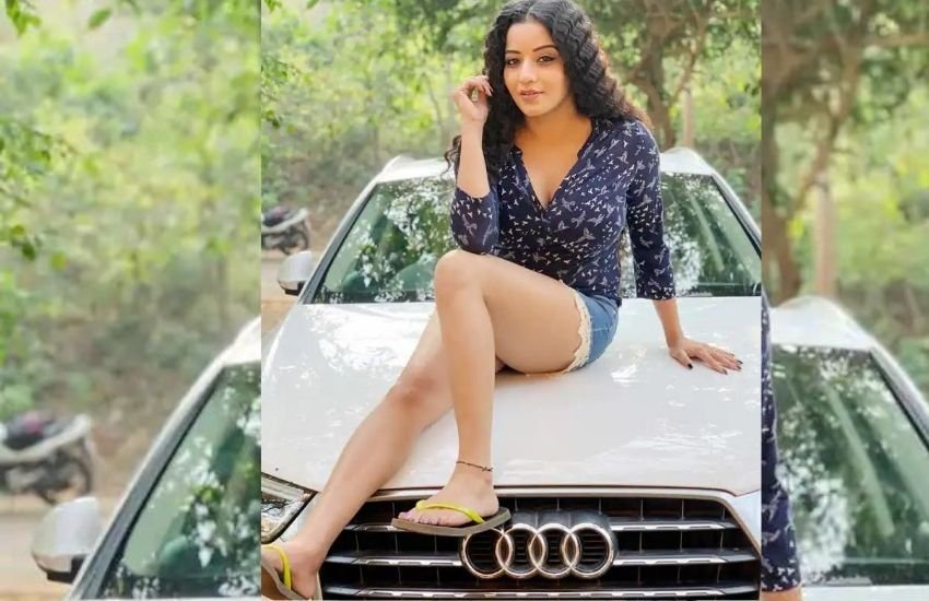 भोजपुरी एक्ट्रेस मोनालिसा के पास  Audi कार है।