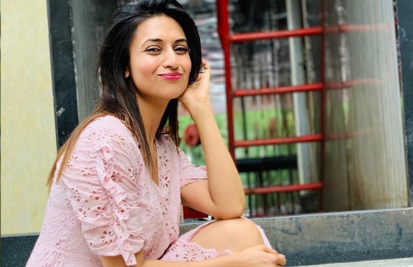 दिव्यांका त्रिपाठी दहिया को शो बड़े अच्छे लगते हैं सीजन 2 के लिए ऑफर मिला था, लेकिन उन्होंने इस प्रस्ताव को इस कारण मना कर दिया क्योंकि उन्हें लगा था कि नकुल मेहता के साथ उनकी ऑन-स्क्रीन जोड़ी 'ऑफ' दिखेगी।