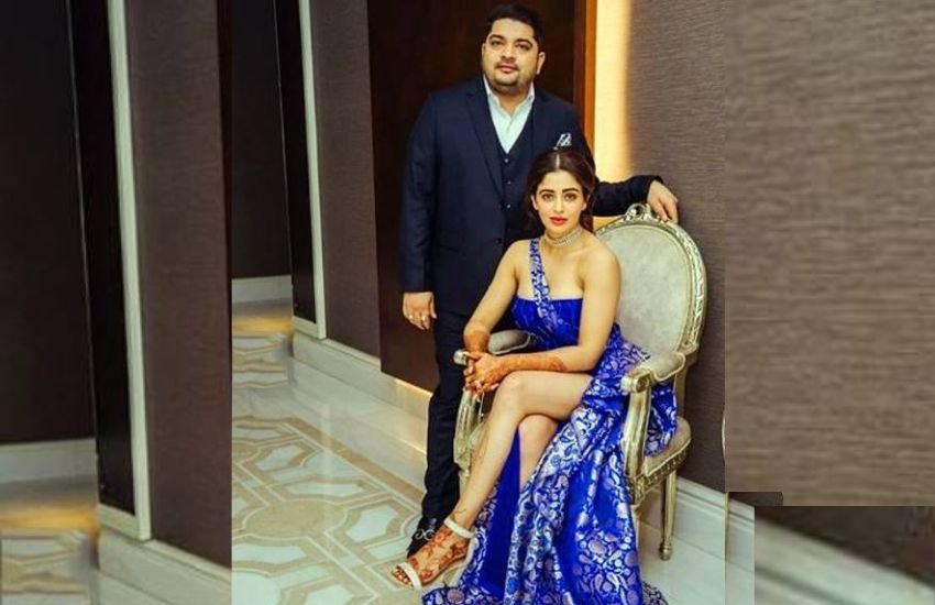 भाभी जी घर पर हैं कि गोरी मैम नेहा पेंडसे के पति शार्दुल सिंह ब्यास से शादी की है और वह भी बिजनेसमैन हैं।