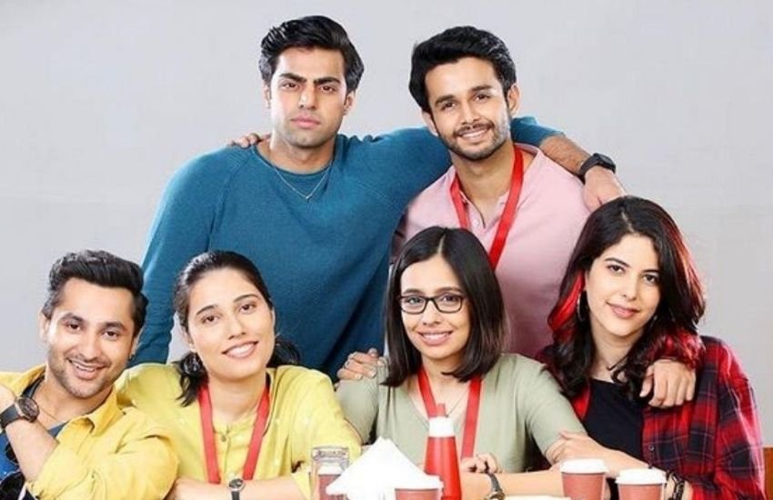 हर्ष बेनीवाल, ऋत्विक सहोर, सलोनी पटेल, अभिनव शर्मा, सृष्टि गांगुली रिंदानी अभिनित वेब सीरीज कैंपस डायरीज में कॉलेज के दिनों की दोस्ती, प्यार और मस्ती सब कुछ देखने को मिलेगा।