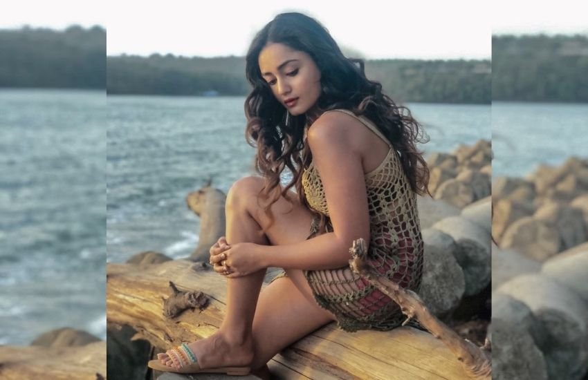 त्रिधा का कहना था सेक्स वर्कर को समाज में लोग अच्छी नजर नहीं देखते तो ऐसे में जब वह इस करेक्टर को करती थीं तो यह सोच कर ही बेहद भावुक हो जाती थीं।