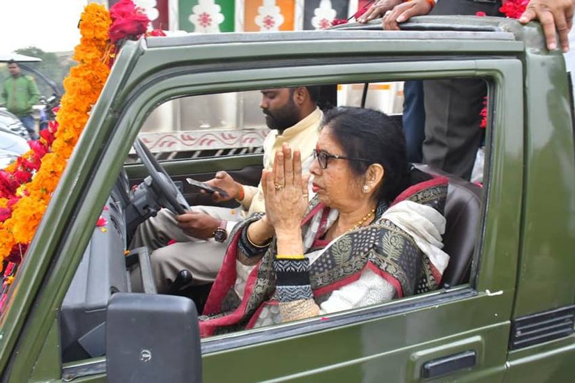 कांग्रेस ने जेल में बंद विधायक अशोक चंदेल की पत्नी राजकुमारी को टिकट दिया है।