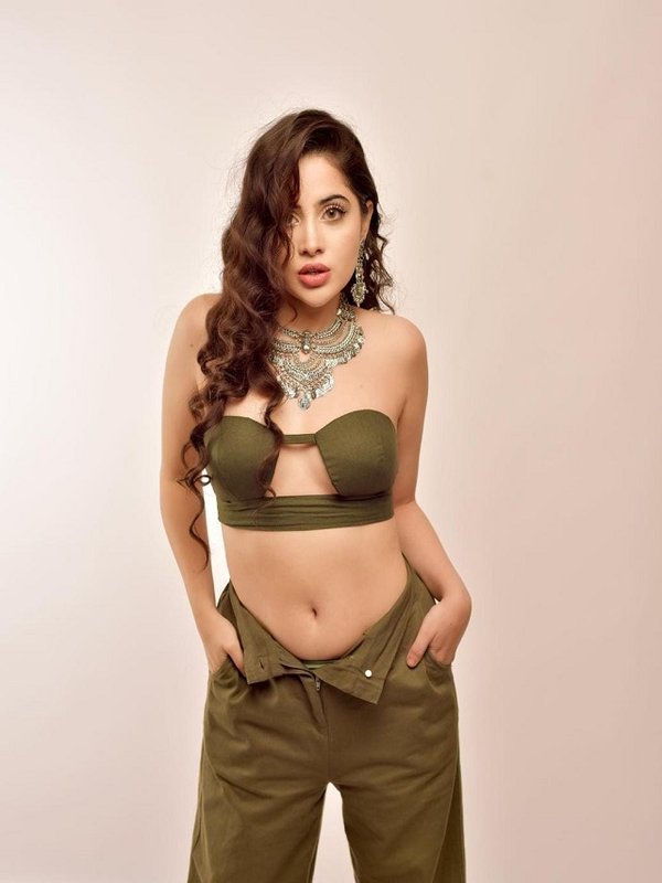 URFI JAVED - SPECIAL MAKEUP TIPS