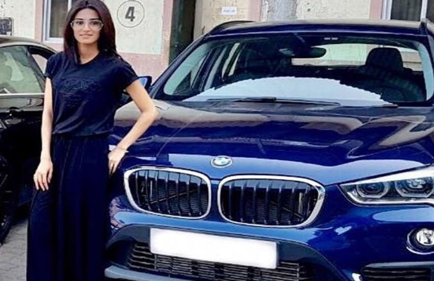 एरिका फर्नांडिस के पास BMW 5 सीरीज है। एरिका फर्नांडिस के कार कलेक्शन में MG Hector भी है। Photos: Social Media