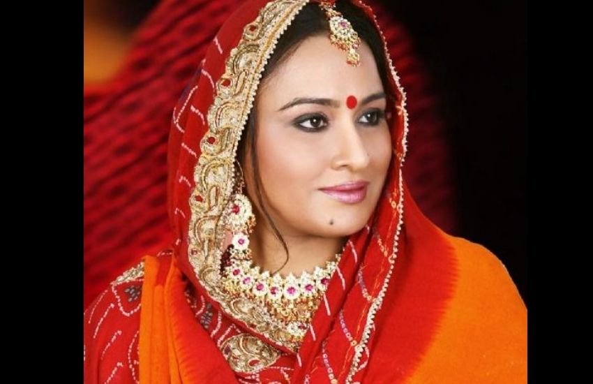 टीवी एक्ट्रेसे पूनम शर्मा ने अपने पति पर धोखा देने का अरोप लगाया था। 11 दिसंबर 2021 को उन्होंने अपने शहर सहारनपुर में उनके खिलाफ मारपीट और धोखाधड़ी का केस दर्ज कराया है।