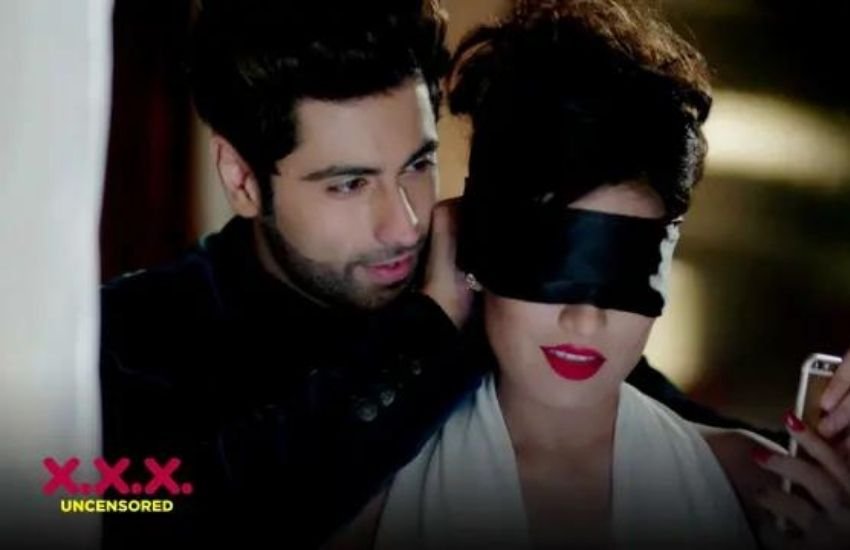 XXX भी आल्ट बालाजी की बोल्ड सीरीज में से एक है। इसका तीसरा पार्ट भी हाजिर आ चुका है। सीरीज में अपने नाम से बता रही है कि ये कितन बोल्ड बनी होगी।