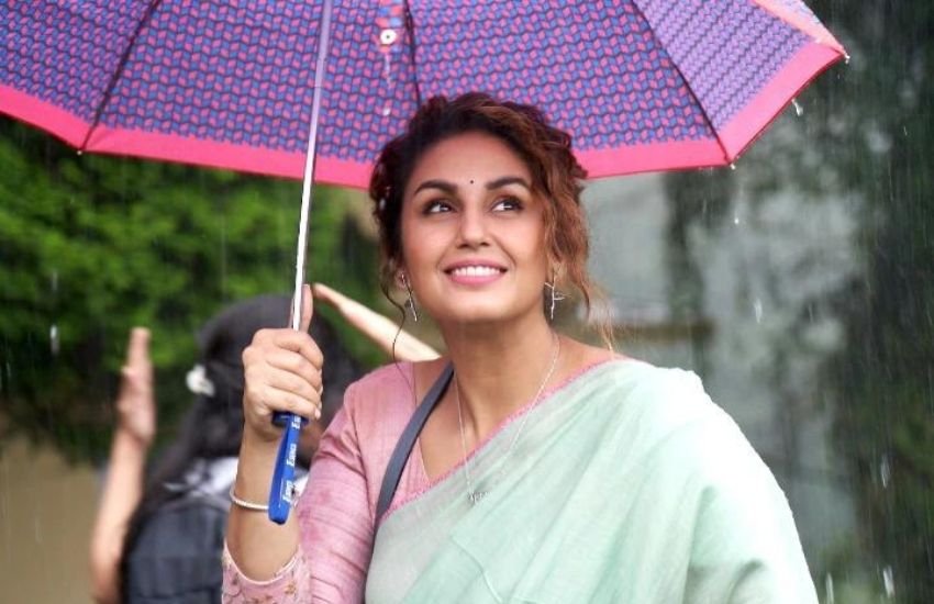 हुमा कुरैशी, अवंतिका दासानी, परमब्रता चटर्जी, रजित कपूर और समीर सोनी की वेब सीरीज 'मिथ्या' टाइम पास सस्पेंस थ्रिलर है। रिया राजगुरु और उसकी प्रोफेसर जूही के बीच पसरे तनाव की के चलते बर्बाद होती पति-पत्नी की कहानी मर्डर तक पहुंच जाती है। इसे एक बार देखा जा सकता है। Photos: Social Media
