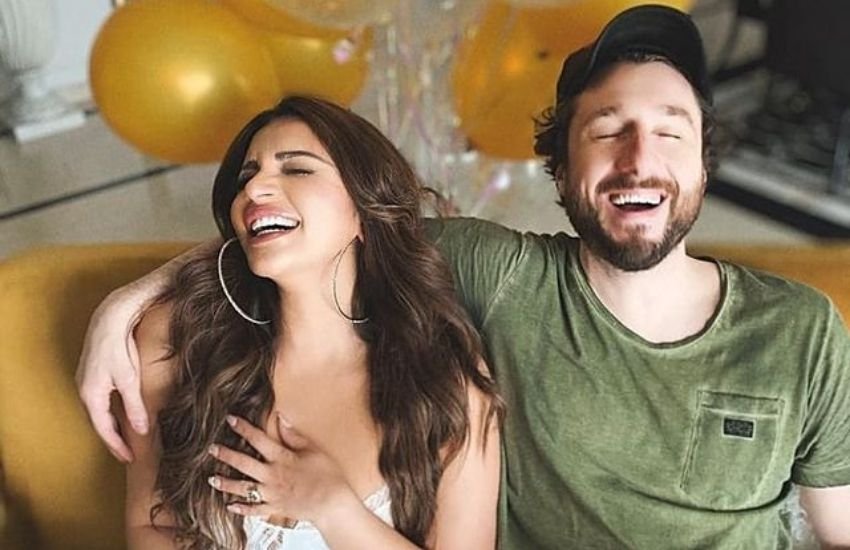 शमा सिकंदर ने ईटाइम्स को कंफर्म किया है कि वो मंगेतर जेम्स संग 14 मार्च को शादी करेंगी। ये वेडिंग सेरेमनी गोवा में होगी।