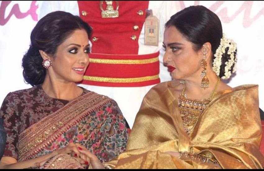 श्रीदेवी उस वक्त इंडस्ट्री में स्ट्रगल कर रही थीं और उनकी हिंदी में ठीक नहीं थी, लेकिन रेखा ने जितेंद्र को बार-बार यही कह कर बोलती रहीं कि श्रीदेवी संग काम कर के देख।