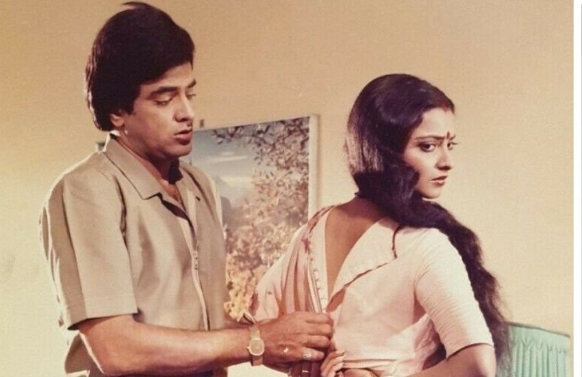 जितेंद्र ने एक इंटरव्यू में बताया था कि रेखा के साथ वह एक फिल्म कर रहे थे, तभी उनके पास हिम्मतवाला फिल्म का ऑफर आया था।