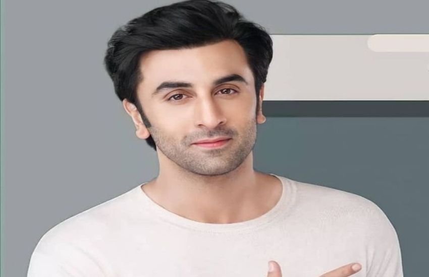 एक्टर रणबीर कपूर भी सोशल मीडिया पर नहीं है। एक्टर की गर्लफ्रेंड आलिया भट्ट लगातार उनके साथ वेकेशन की तस्वीरें शेयर करती हैं।Photos: Social Media