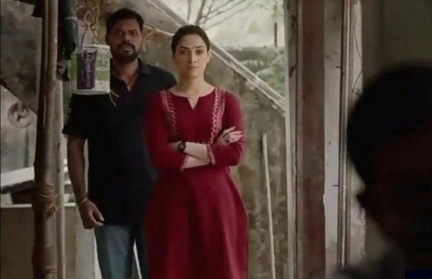 ‘नवंबर स्टोरी’ एक तमिल में बनी और हिंदी में डब वेब सीरीज है। तमन्ना भाटिया की ये सीरीज भी रियलेस्टिक थीम पर बनी है।