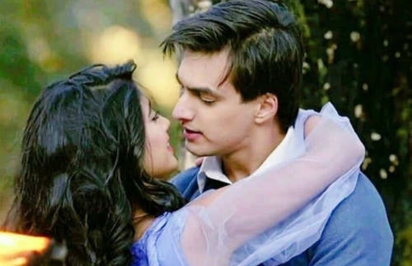 शिवांगी जोशी और मोहिसन खान का एक बड़ा और इमोशनल फैन बेस है। सोशल मीडिया पर रील लाइफ पार्टनर्स के कई फैन पेज उनकी पॉपुलैरिटी का इशारा करते हैं। कार्तिक और नायरा से हिट हुए ये स्टार्स भले ही अब ये रिश्ता क्या कहलाता है शो का हिस्सा नहीं हैं, लेकिन दोनों की पॉपुलैरिटी कम नहीं हुई है।