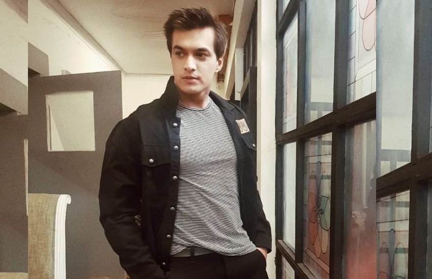 मोहसिन खान का 'उफ्फ' एलबम भी इन दिनों चर्चा में है। श्रेया घोषाल के इस एलबम में मोहसिन की को-स्टार हेली दारूवाला हैं।