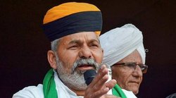 ट्रैक्टर गैरेज में पार्क नहीं होता- चुनाव नतीजे सामने आने के बाद चर्चा के दौरान न्यूज एंकर पर भड़क गए राकेश टिकैत, ऐसे दिया जवाब