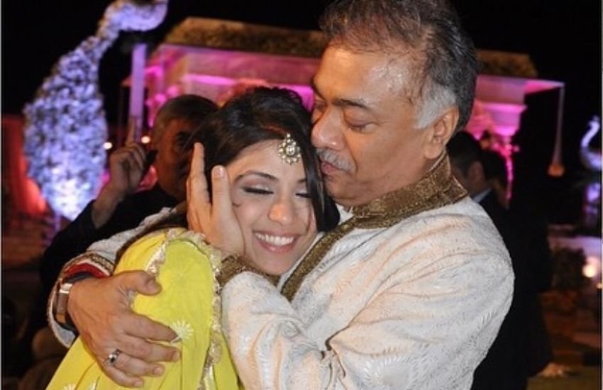 नृति का कहना था कि उनके पापा, शब्दों से परे हैं।उनकी उपस्थिति पहले से कहीं अधिक महसूस होती है।Photos: Social Media
