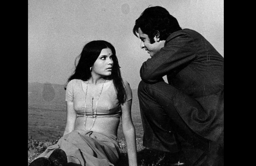 संजय खान ने भी अपनी पहली पत्नी को तलाक दिए बगैर ही जीनत अमान से शादी की थी। हालांकि जीनत से उनका रिश्ता लंबा नहीं टिका और दोनों अलग हो गए। संजय बाद में अपनी पत्नी के पास वापस लौट गए थे। Photos: Social Media