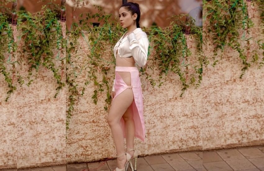 उर्फी अपनी ड्रेसेस की तरह ही ओपन मांइडेड हैं और अपने सोशल मीडिया पर एक वीडियो शेयर कर उन्होंने अपने पुराने रिलेशनशिप के बारे में बताया था।