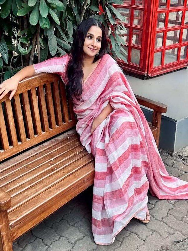 VIDYA BALAN IN LIGHT PINK SAREE