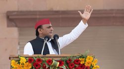 “धन्यवाद दो कि मैं उनके परिवार के बारे में…” मुलायम यादव की सभा पर बीजेपी ने उठाए सवाल तो अखिलेश ने दिया ऐसे जवाब