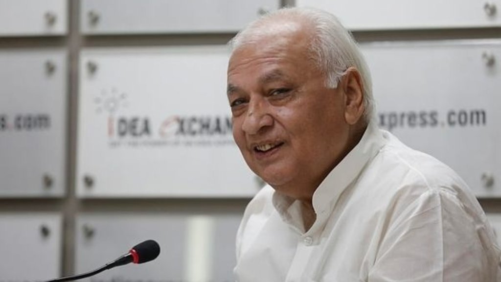 केरल के राज्यपाल आरिफ मोहम्मद खान ने मंत्रियों के निजी स्टाफ को दो साल की नौकरी के बाद मिलने वाले पेंशन को ख़त्म करने की मांग की है। (एक्सप्रेस फोटो)