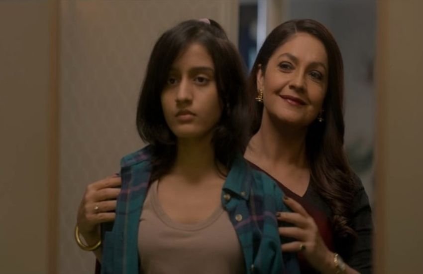 बाम्ब बेगम्स वेब सीरीज मेल ओरिएंटेड कॉर्पोरेट वर्ल्ड में अपनी जगह बनाने के लिए संघर्ष कर रहीं पांच महिलाओं की कहानी है और इस सीरीज में काफी बोल्ड सीन्स भी दिखाए गए हैं। रिलीज के समय इस सीरीज को आलोचना का सामना करना पड़ा था।