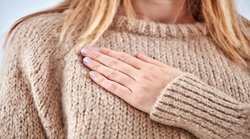 Women Health: पीरियड से पहले ब्रेस्ट पेन परेशान करता है तो ये हो सकती है वजह, जानिये उपचार भी