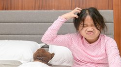Hair Care Tips: कहीं आपका बच्चा डैंड्रफ से परेशान तो नहीं, काम आएंगे ये इन 5 उपाय