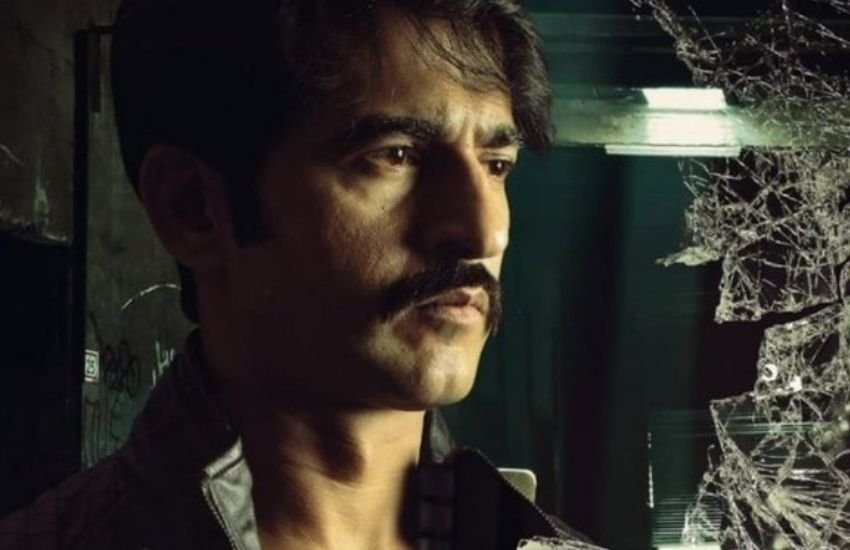 क्राइम और सस्पेंस से भरी वेब सीरीज ‘द इन्वेस्टिगेशन’ में हितेन तेजवानी एक हत्या का खुलासा करने में जुटे होते हैं, लेकिन उनकी जिंदगी में अचानक से एक बदलाव आ जाता है।