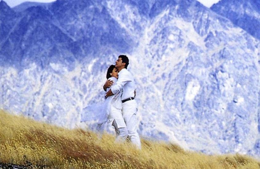 ईशा देओल ने आगे लिखा था-  मैं कभी भूल नहीं सकती कि मेरे होर्डिंग्स बोनी कपूर ने चारों तरफ लगवाए थे। होर्डिंग्स के लिए मीरे खूबसूरत तस्वीरें अतुल कास्बेकर जी ने खींची थी। वो आज भी मेरी फेवरेट तस्वीर है।