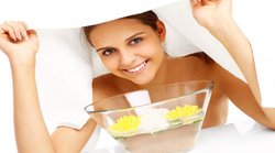 Skin Care: वाइटहेड्स से परेशान हैं तो उन्हें दूर करने के लिए इन 3 घरेलू उपायों को अपनाएं