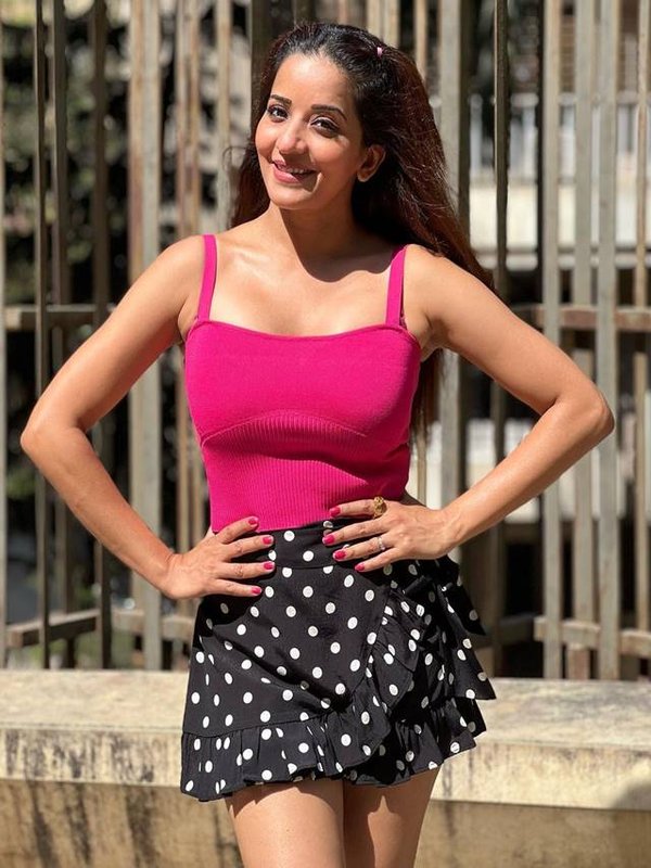 monalisa short dress look