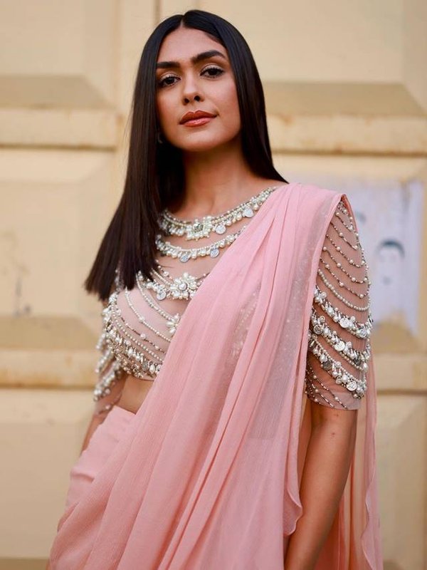 mrunal thakur beauty secret