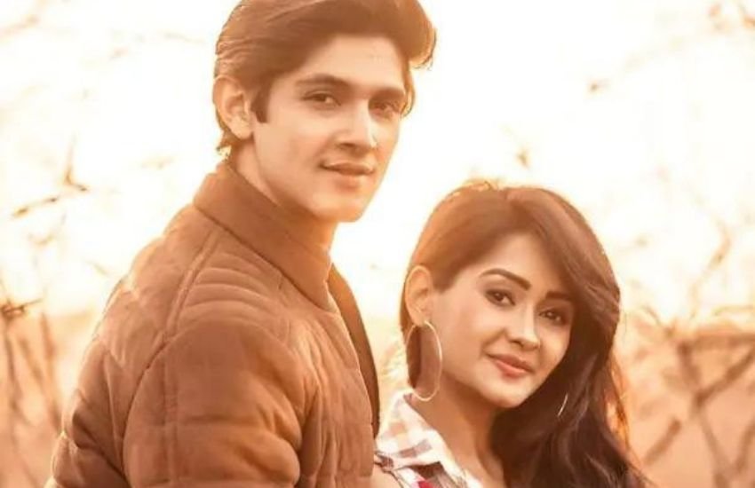 कांची सिंह और रोहन मेहरा ने सीरियल 'ये रिश्ता क्या कहलाता है' ऑनस्क्रीन भाई-बहन का किरदार निभाया था लेकिन सेट पर ही दोनों का प्यार शुरू हो गया था। हालांकि डेटिंग के कुछ सालों बाद वे एक-दूसरे से अलग हो गए । Photos: Social Media