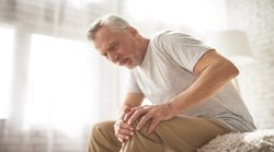 Uric Acid: यूरिक एसिड पर काबू पाना है तो इन 5 फूड्स से आज ही बना लें दूरी