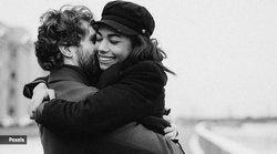 Happy Hug Day 2022 Wishes Images, Greetings: हग डे पर अपने साथी से कहें दिल की बात, भेजें ये प्यार भरा संदेश